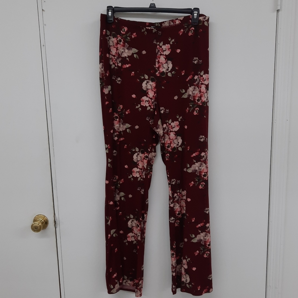 Discreet all over floral print pants size 3X